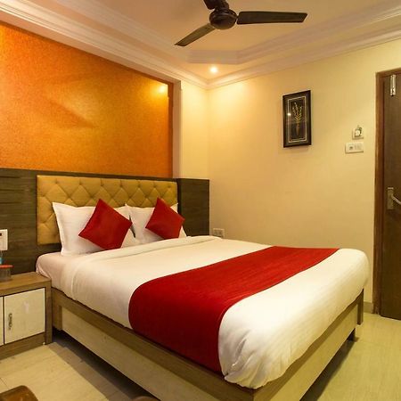Hotel Grace Inn Мумбаи Экстерьер фото