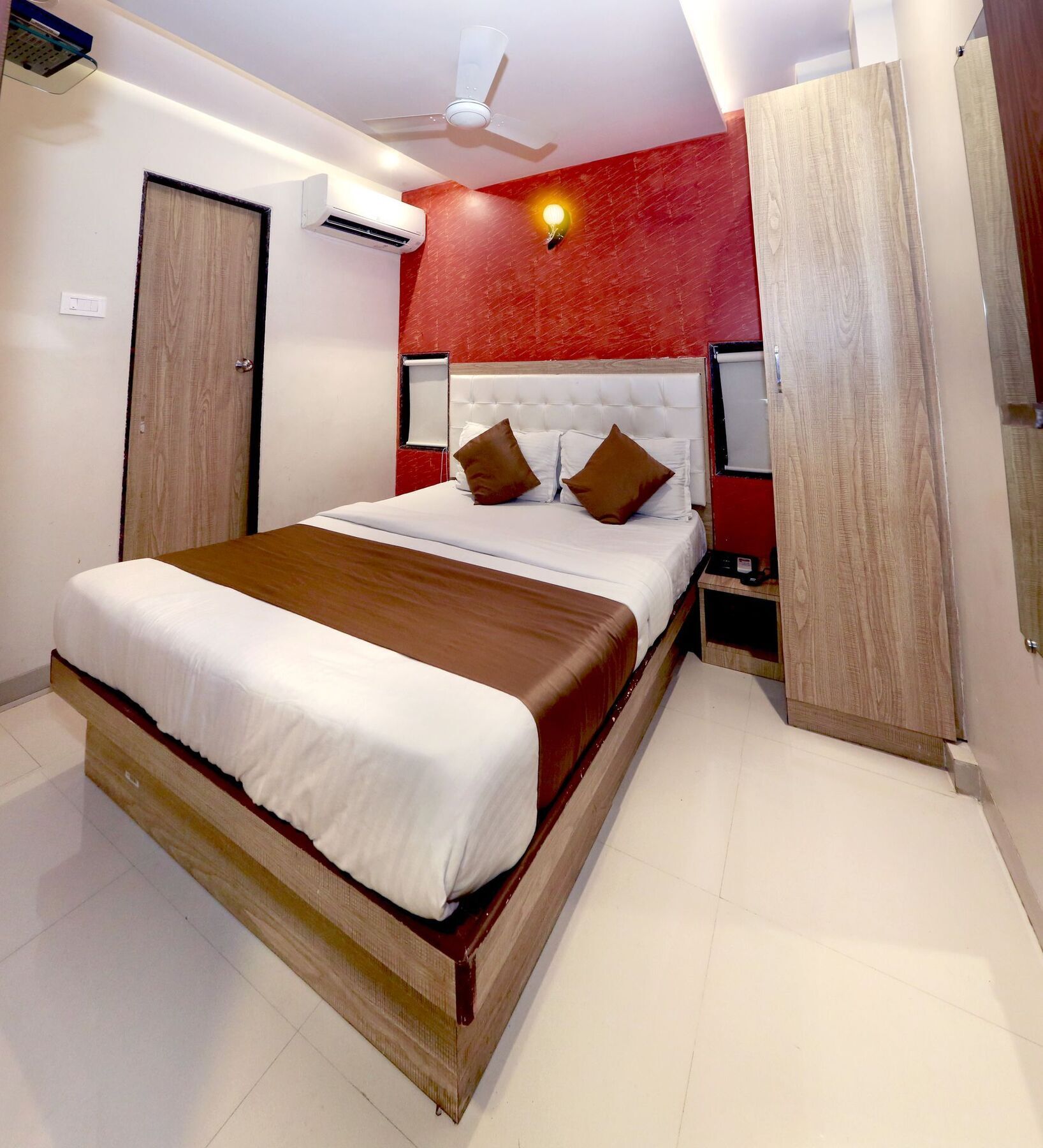 Hotel Grace Inn Мумбаи Экстерьер фото